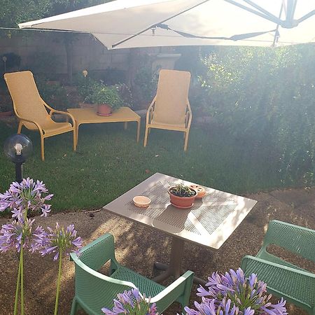 B&B Al Civico16 Гуспини Екстериор снимка