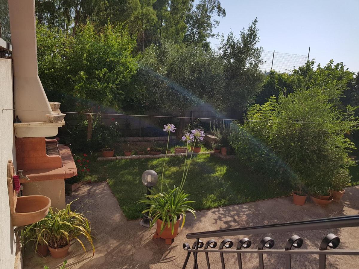 B&B Al Civico16 Гуспини Екстериор снимка
