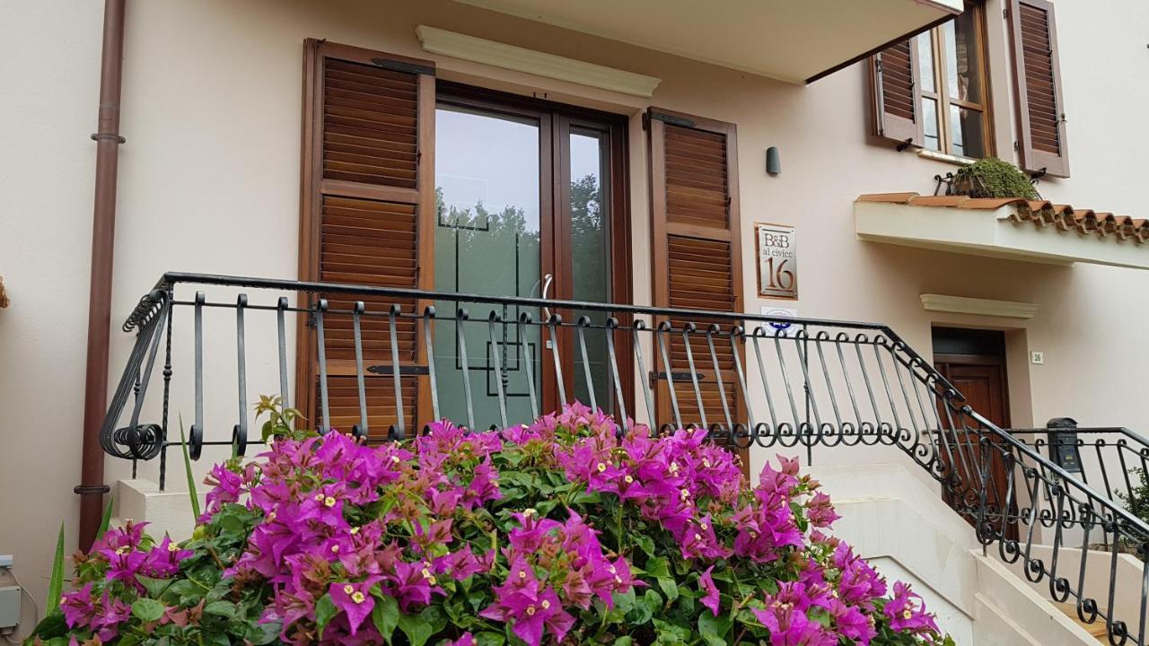 B&B Al Civico16 Гуспини Екстериор снимка
