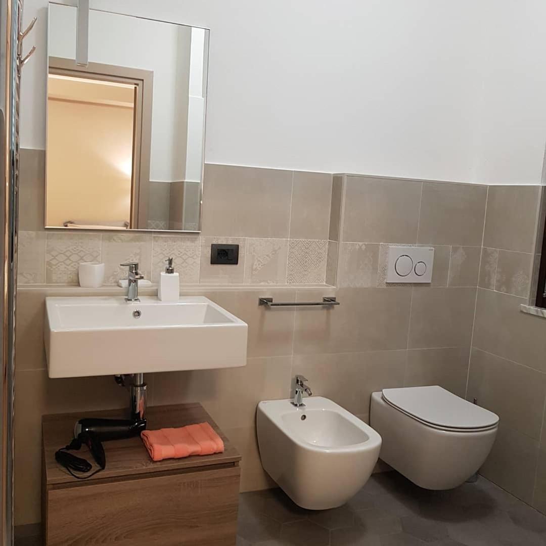B&B Al Civico16 Гуспини Екстериор снимка
