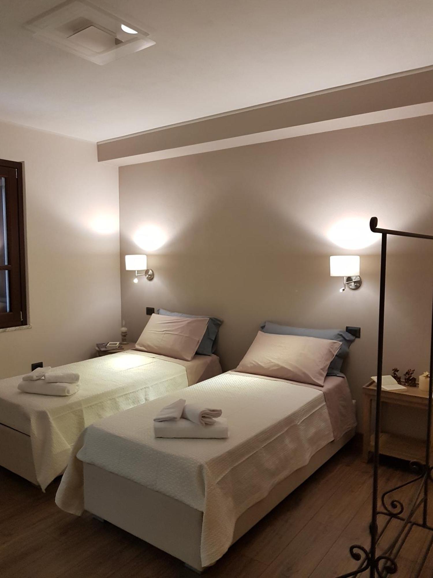 B&B Al Civico16 Гуспини Екстериор снимка