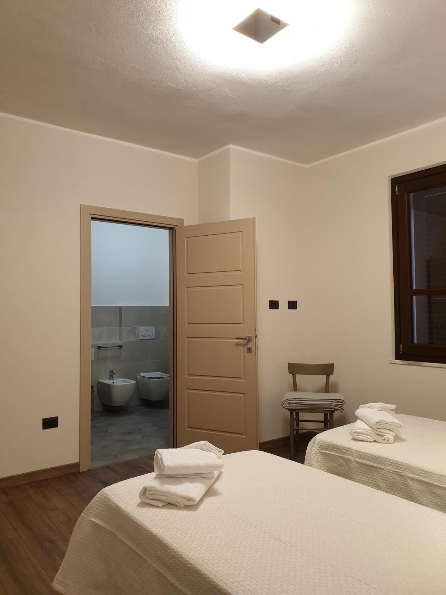 B&B Al Civico16 Гуспини Екстериор снимка